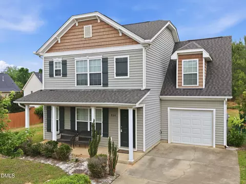 934 Ribbonleaf Ln, Fuquay Varina, NC 27526