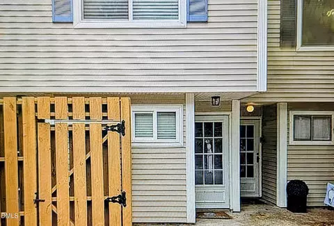 220 Elizabeth St #F3, Chapel Hill, NC 27514