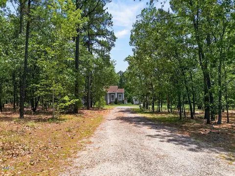 1030 Stubby Oaks Rd, Aberdeen, NC 28315