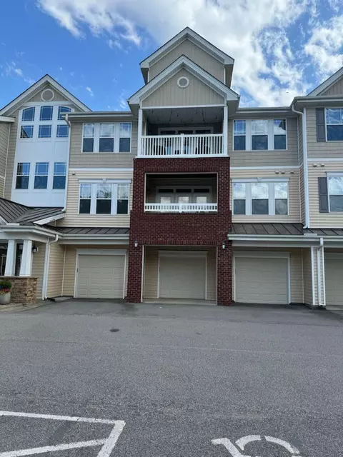 2810 Bedford Green Dr #211, Raleigh, NC 27604