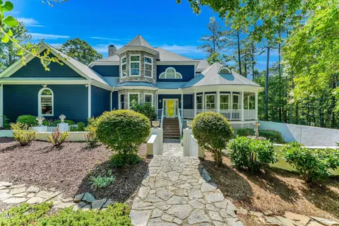 7804 Umstead Forest Dr, Raleigh, NC 27612