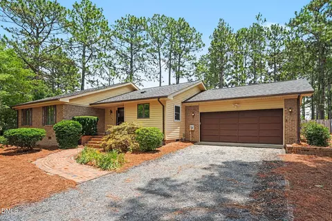 1555 Longleaf Dr E, Pinehurst, NC 28374