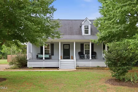 100 New Castle Ct, Youngsville, NC 27596
