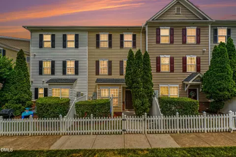 1130 Renewal Pl #106, Raleigh, NC 27603
