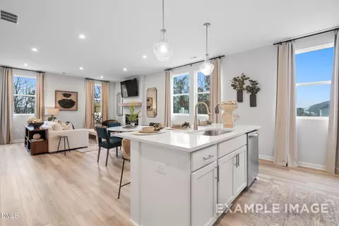 89 Chancellor Dr, Lillington, NC 27546