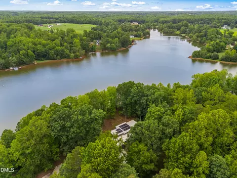 928 Shorefront Ln, Hillsborough, NC 27278