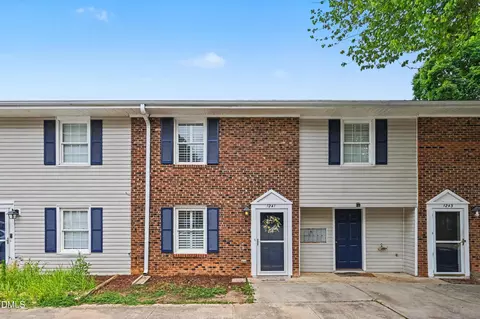 1241 Donaldson Ct, Cary, NC 27511