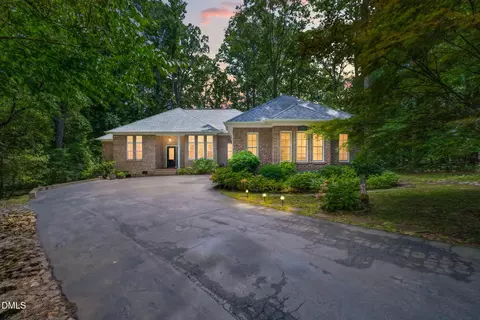 3239 Coventry Ct, Sanford, NC 27332