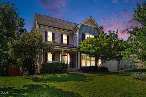 1113 Hollymont Dr, Holly Springs, NC 27540