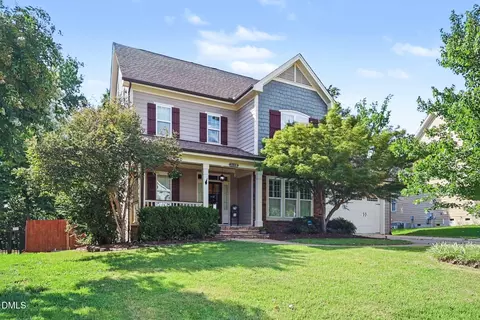 1113 Hollymont Dr, Holly Springs, NC 27540
