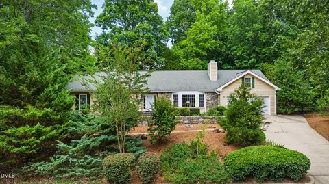 101 Dundalk Dr, Chapel Hill, NC 27517
