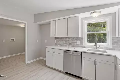 Kitchen - 581 Ed Thomas Rd, Cameron, NC 28326 photo 4 of 6