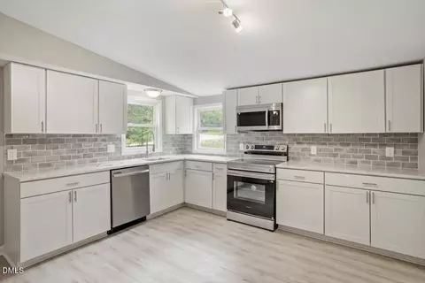 Kitchen - 581 Ed Thomas Rd, Cameron, NC 28326 photo 2 of 6