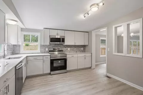 Kitchen - 581 Ed Thomas Rd, Cameron, NC 28326 photo 3 of 6