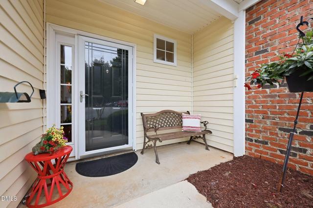 702 Village Lake Dr, Mebane, NC 27302