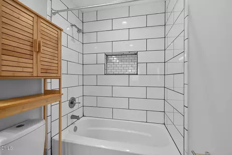Bath - 1507 Robinhood Rd, Durham, NC 27701 photo 2 of 3