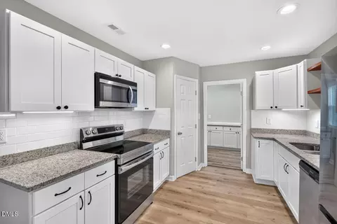 Kitchen - 1507 Robinhood Rd, Durham, NC 27701 photo 4 of 6