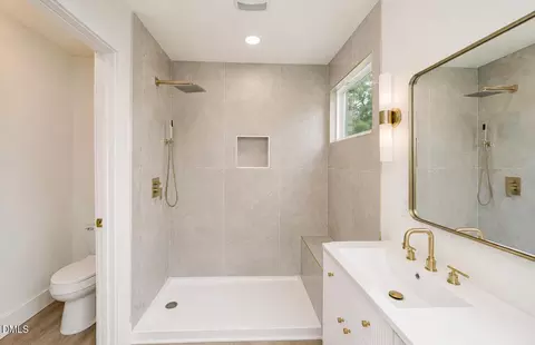 Bath - 606 E Bay St, Dunn, NC 28334 photo 2 of 3