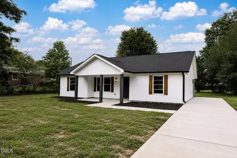 Exterior - 606 E Bay St, Dunn, NC 28334 photo 2 of 2