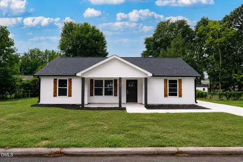 606 E Bay St, Dunn, NC 28334