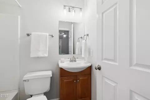 Bath - 254 Beechtree Dr, Cary, NC 27513 photo 3 of 5