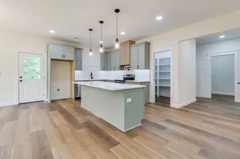 Entry Way - 514 E Juniper Ave, Wake Forest, NC 27587 photo 2 of 4