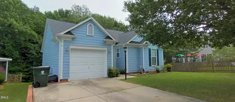 1004 Starkland Way, Holly Springs, NC 27540