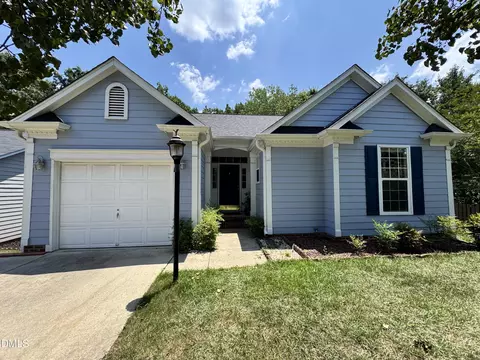 1004 Starkland Way, Holly Springs, NC 27540