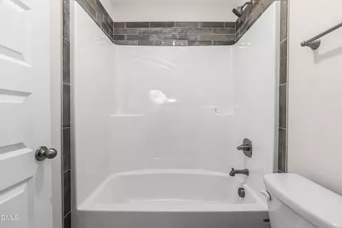 Bath - 54 N Rabbit Run Dr, Smithfield, NC 27577 photo 5 of 6