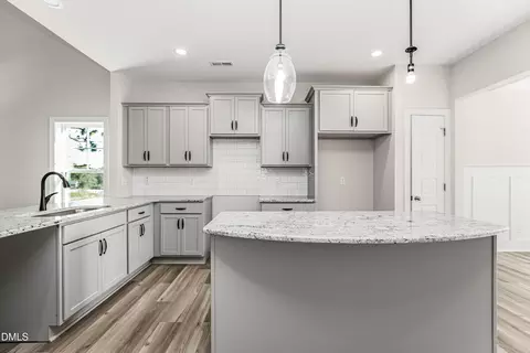 Kitchen - 54 N Rabbit Run Dr, Smithfield, NC 27577 photo 2 of 4