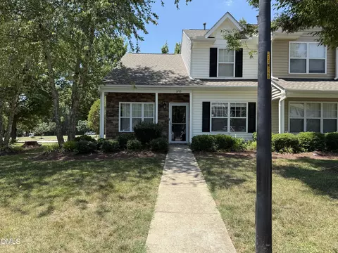 3755 Bison Hill Ln, Raleigh, NC 27604