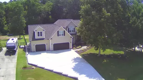 159 Fox Pen Dr, Raleigh, NC 27603