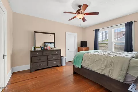 Bedroom - 301 E Divine St, Dunn, NC 28334 photo 3 of 5