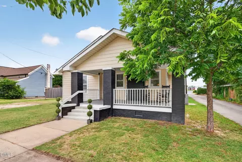 Exterior - 301 E Divine St, Dunn, NC 28334 photo 4 of 10