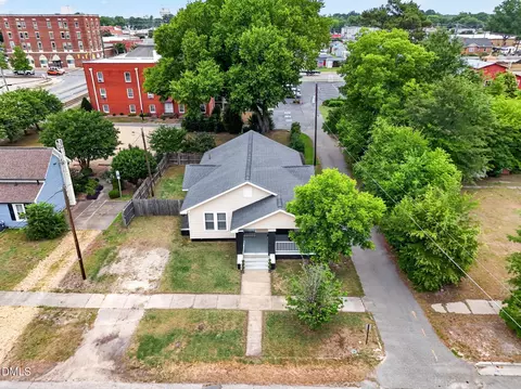 View/Area - 301 E Divine St, Dunn, NC 28334 photo 1 of 2