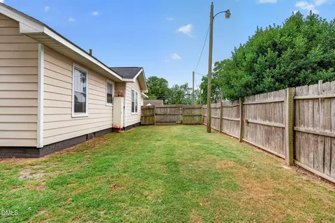 Exterior - 301 E Divine St, Dunn, NC 28334 photo 8 of 10