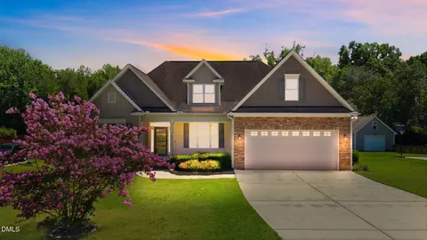 62 Wood Valley Dr, Four Oaks, NC 27524