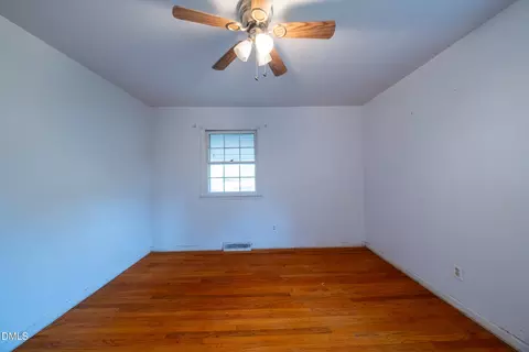 Bedroom - 3832 Hermine St, Durham, NC 27705 photo 4 of 5