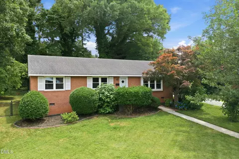 305 Meadowbrook Dr, Burlington, NC 27215