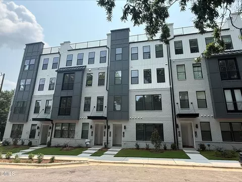 110 Byrum St #302, Cary, NC 27511