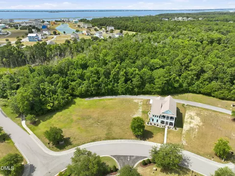 314 Cannonsgate Dr, Newport, NC 28570
