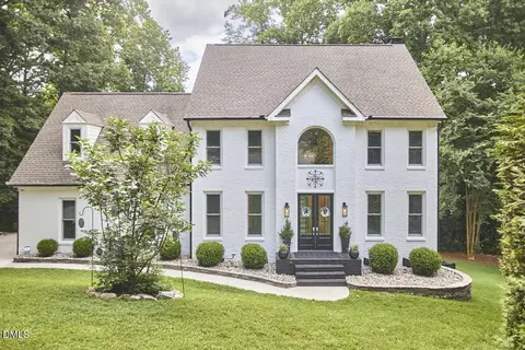 5513 Point Lake Ct, Holly Springs, NC 27540
