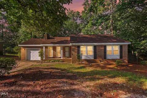 7123 Evanston St, Fayetteville, NC 28314