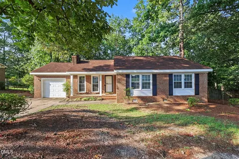 7123 Evanston St, Fayetteville, NC 28314