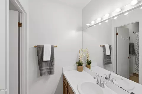 Bath - 4100 Five Oaks Unit 6 Dr, Durham, NC 27707 photo 2 of 4
