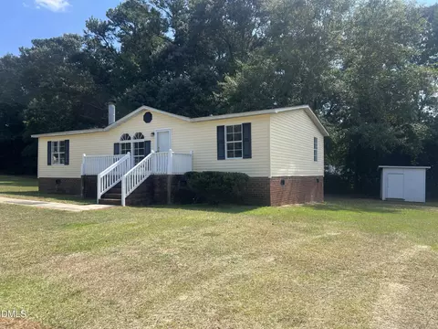 121 Ash St, Coats, NC 27521