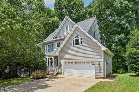 412 W Ballentine St, Holly Springs, NC 27540