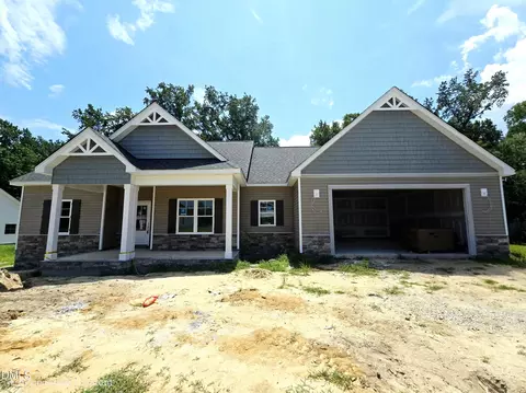 310 Creeks Edge Dr, Pikeville, NC 27863