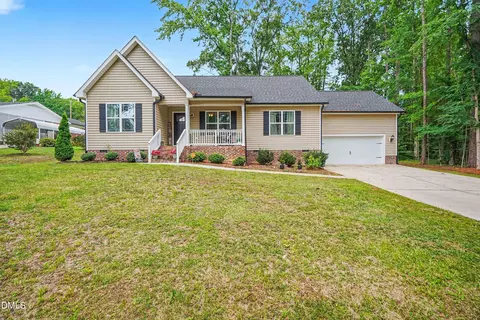 212 Tanglewood Dr, Louisburg, NC 27549