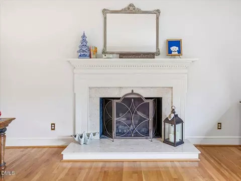 Living - 714 Chestnut Dr, Smithfield, NC 27577 photo 2 of 5